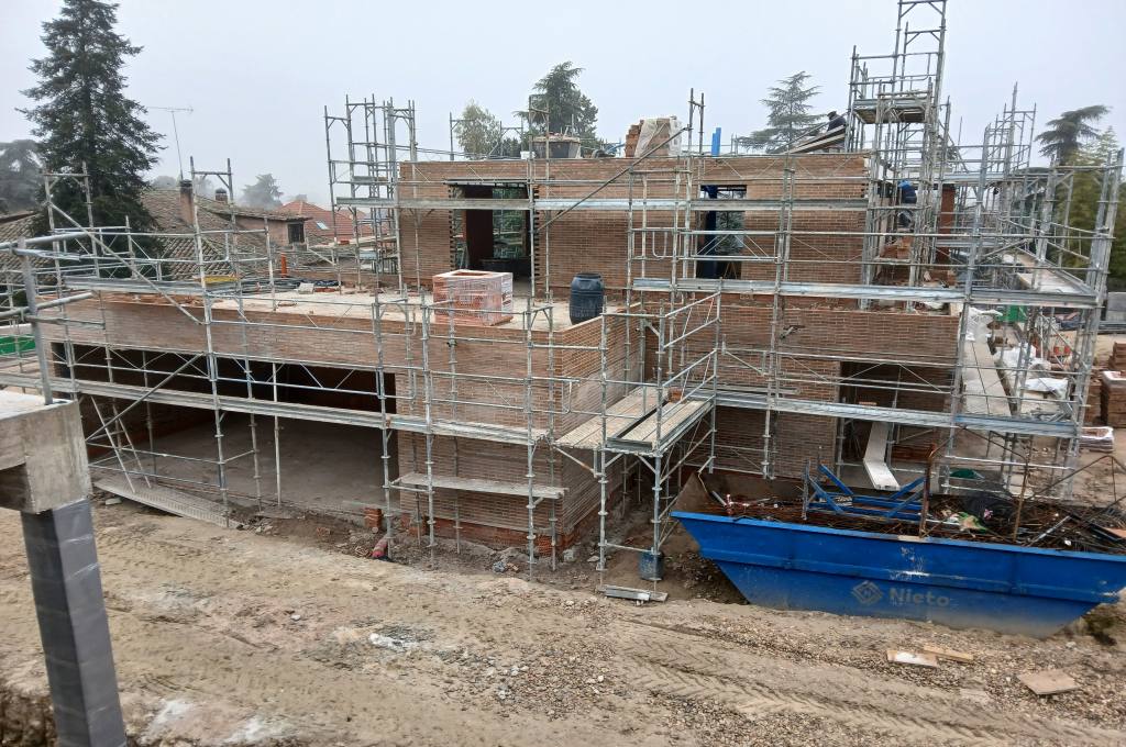 Imagen de 6 SINGLE-FAMILY HOUSES IN PUERTA DE HIERRO - RESIDENCIAL COMPLEX NAVALMANZANO